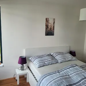  Apartament New In Karlin, 8, Close To Center