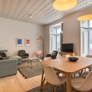 Lovelystay - Charming 3 Bedroom Wonder Downtown Lisboa